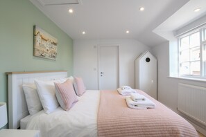 3 habitaciones, decoración personalizada y muebles diferentes 