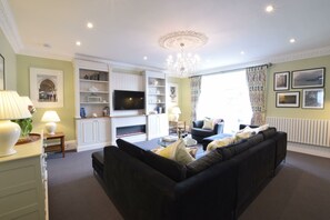 Interior - Regatta Lookout (Aldeburgh)