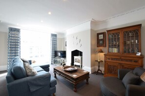 Cottage | Living area - Regatta Lookout (Aldeburgh)