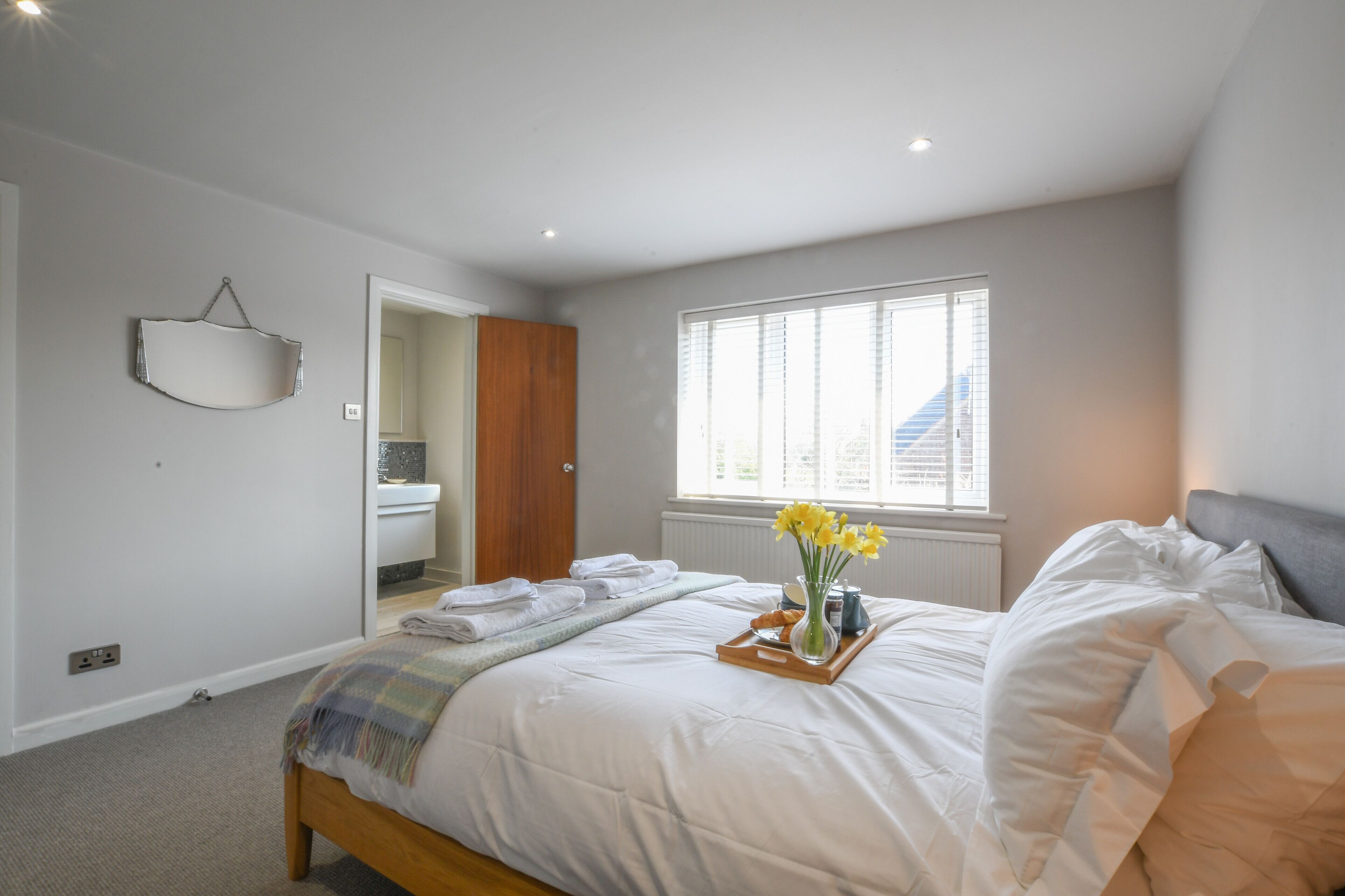 6 bedrooms, individually decorated, individually furnished, free WiFi