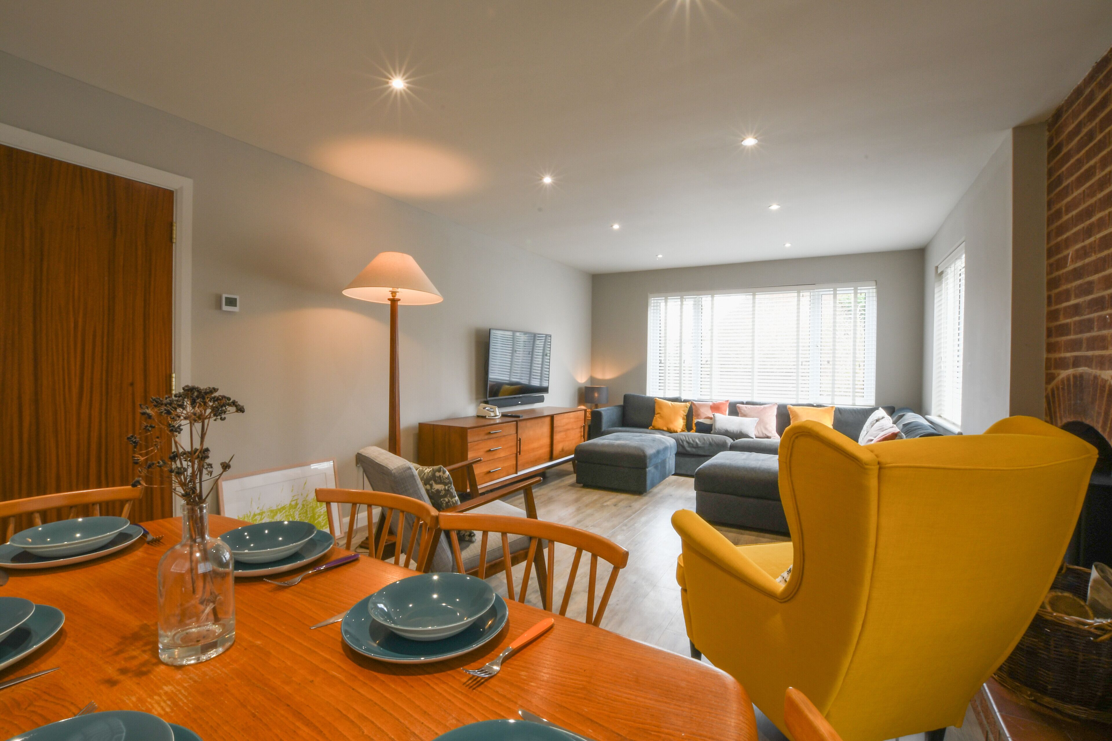 Fridge, dishwasher, cookware/dishes/utensils