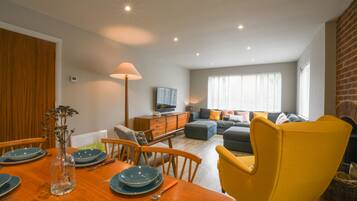 Fridge, dishwasher, cookware/dishes/utensils