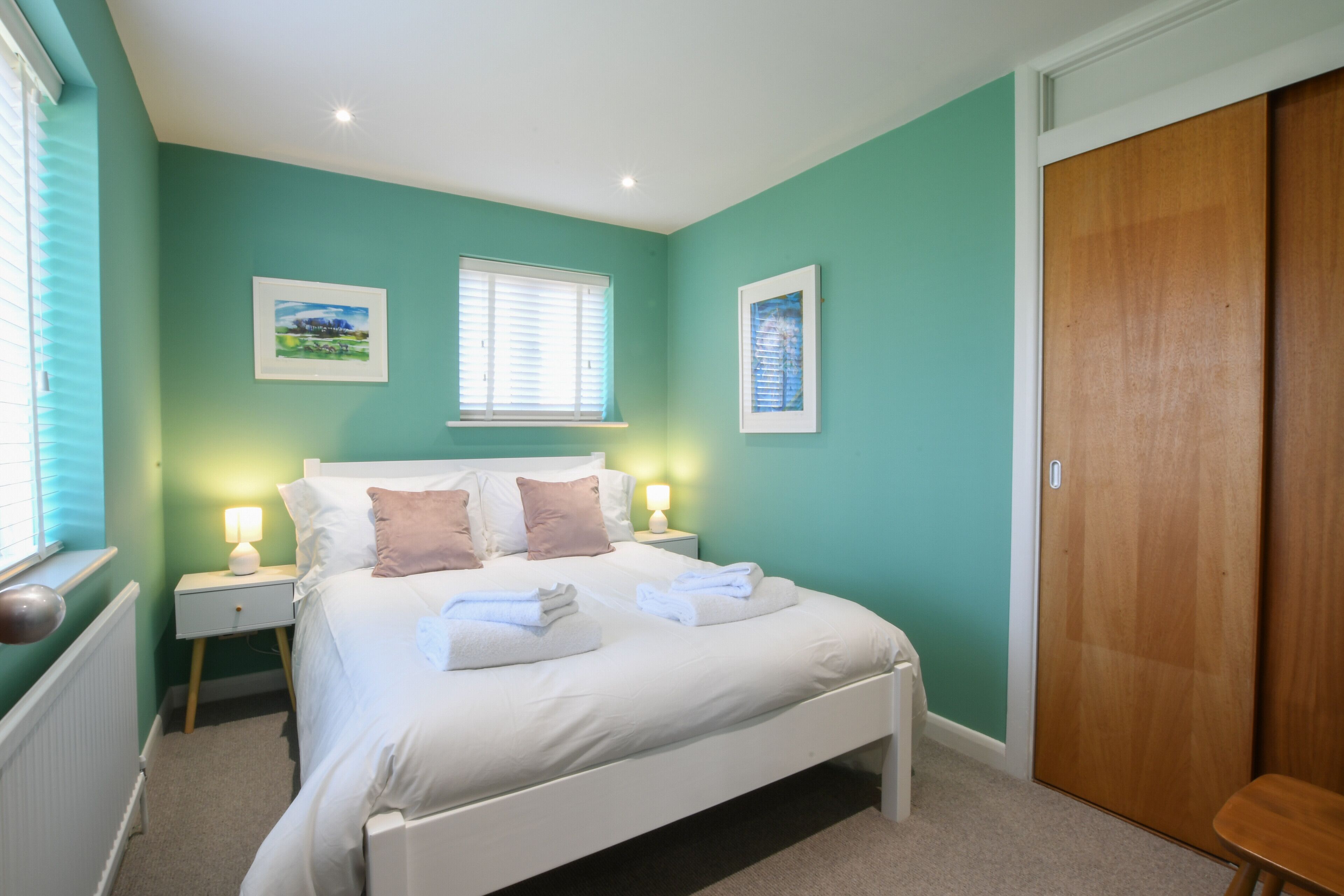 6 bedrooms, individually decorated, individually furnished, free WiFi