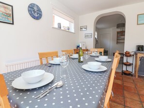 Cottage | Dining