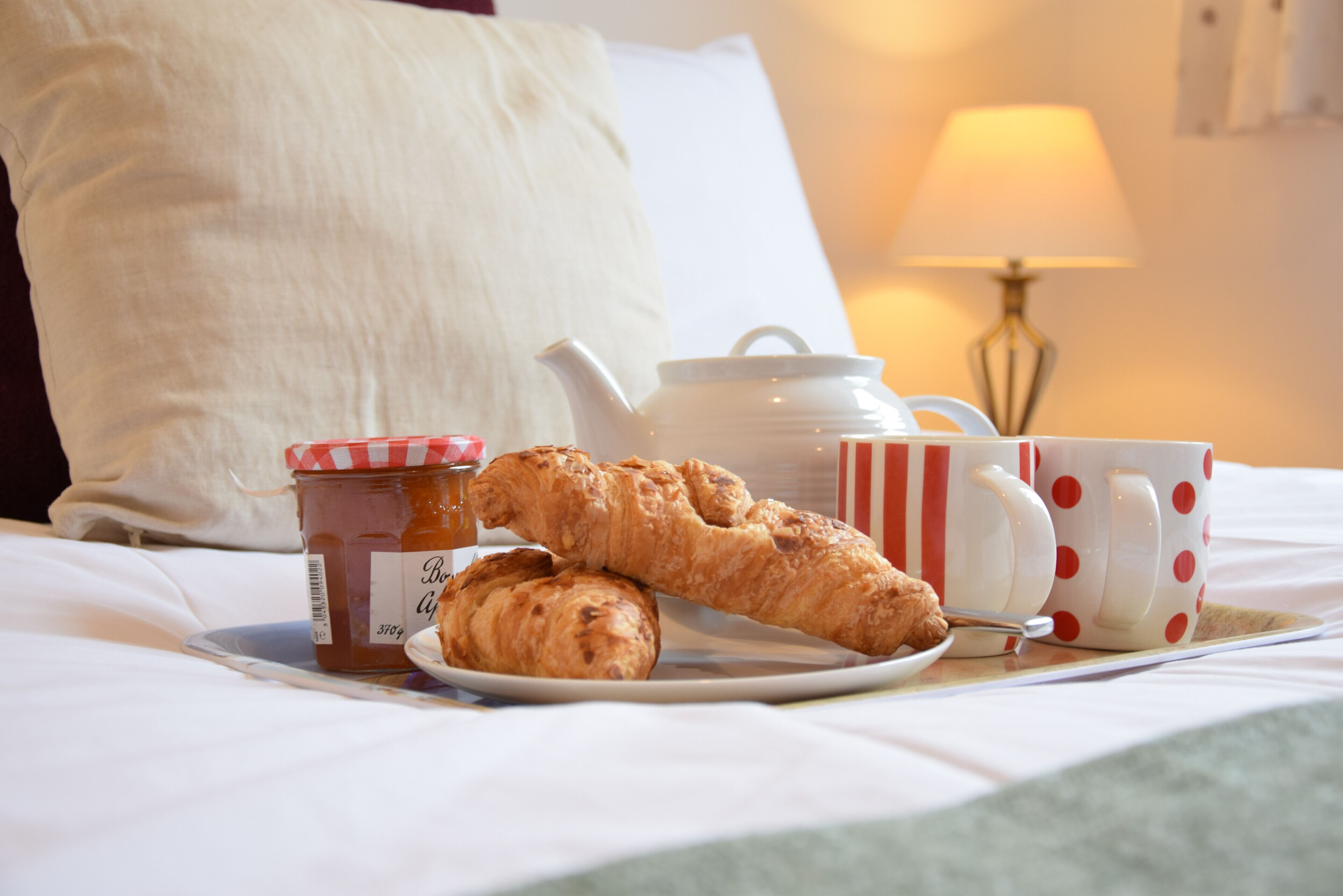 2 bedrooms, individually decorated, individually furnished, free WiFi