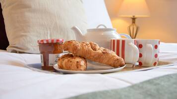 2 bedrooms, individually decorated, individually furnished, free WiFi