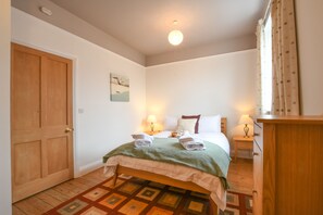 2 habitaciones, decoración personalizada y muebles diferentes