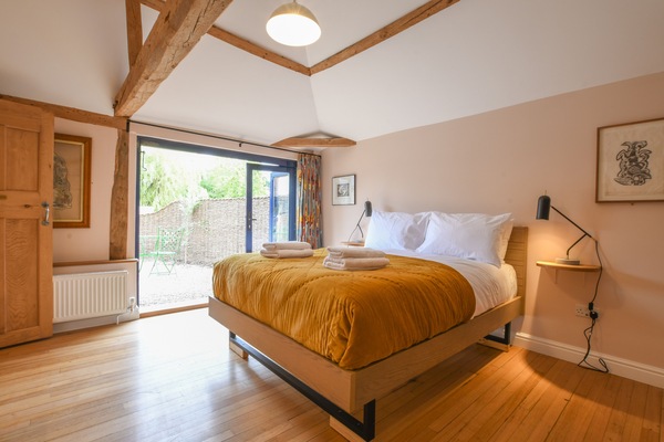 2 bedrooms, WiFi (free), individually decorated, individually furnished
