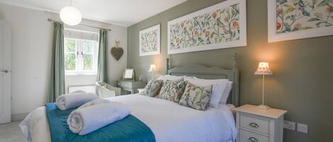 2 bedrooms, individually decorated, individually furnished, free WiFi