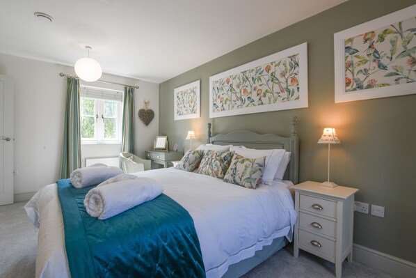 2 bedrooms, individually decorated, individually furnished, free WiFi - 1 Coconut Cottage, Long Melford (Sudbury)