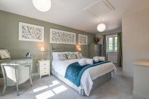 2 bedrooms, individually decorated, individually furnished, free WiFi - 1 Coconut Cottage, Long Melford (Sudbury)