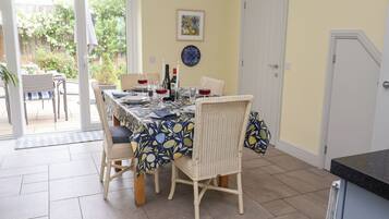 Cottage | Dining