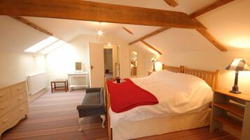 3 bedrooms, individually decorated, individually furnished, free WiFi