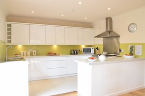 Fridge, cookware/dishes/utensils - Peach House, Aldeburgh (Aldeburgh)