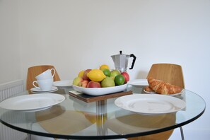 Cottage | Private kitchen | Fridge, cookware/dishes/utensils - Driftwood, Southwold (Reydon)