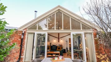 Cottage | Dining