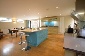 Fridge, dishwasher, cookware/dishes/utensils - Tamarisk, Aldeburgh (Aldeburgh)