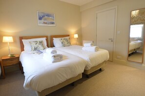 4 Schlafzimmer, individuell dekoriert, individuell eingerichtet