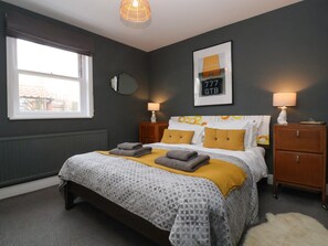 Cottage | 2 bedrooms, individually decorated, individually furnished, free WiFi - Kestrel (Reydon)