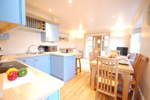 Fridge, dishwasher, cookware/dishes/utensils - Garden Cottage, Southwold (Reydon)