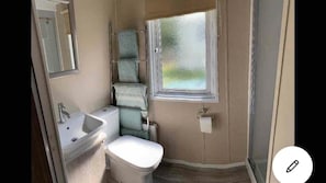 Cabin, Multiple Beds | Bathroom | Shower, hair dryer, towels