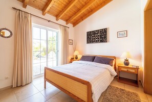 3 bedrooms, WiFi, bed sheets