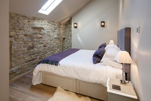 3 bedrooms, iron/ironing board, travel cot, WiFi