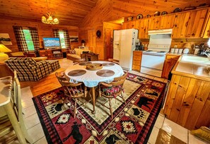 Interior - 4th of July Still Avail! - 2BR/1.5BA WiFi, Near New River & BR Parkway (Jefferson)