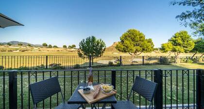 Front line Golf Course. 2 bedroom/bathroom apartment, private Jacuzzi area,