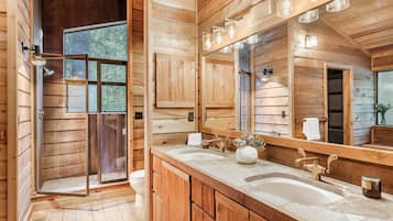 Combined shower/bathtub, hair dryer, towels