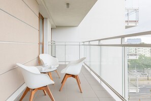 Balcony - Apartment With Balcony Wolska by Renters (Warsaw)