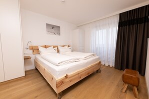 2 Schlafzimmer, Zimmersafe, Bügeleisen/Bügelbrett, kostenloses WLAN