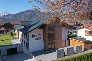 المنشأة من الخارج