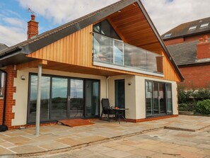 Cottage | Exterior - Sea La Vie (Lytham St. Anne's)