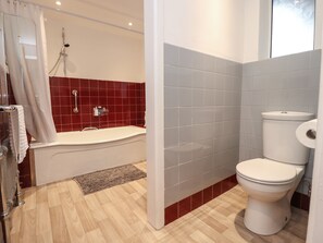 Cottage | Bathroom
