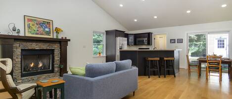 Televisión, chimenea