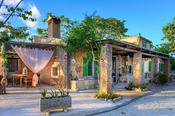 Exterior - Vacation Home 'Sa Caseta de Santa Maria' with Private Pool and Wi-Fi (SANTA MARIA DEL CAMI)