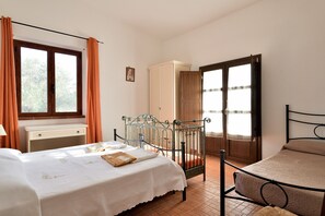 2 habitaciones, tabla de planchar con plancha y wifi gratis 