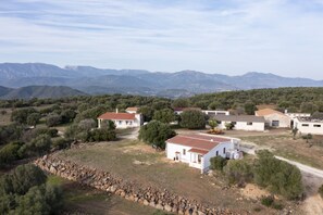 Exterior - Holiday Home 'Casa Vacanze Bonu Iloghe' with Mountain View, Private Terrace and Wi-Fi (Dorgali)
