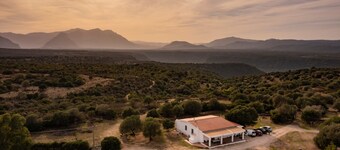 Casa Vacanze Bonu Iloghe: Mountain View, Private Terrace & Wi-Fi in Dorgali
