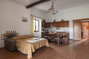 2 bedrooms, iron/ironing board, free WiFi - Holiday Home 'Casa Vacanze Bonu Iloghe' with Mountain View, Private Terrace and Wi-Fi (Dorgali)