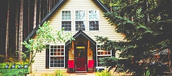 Elk Crossing Cozy Cabin At Crystal Mountain 3 Bedroom Home by RedAwning