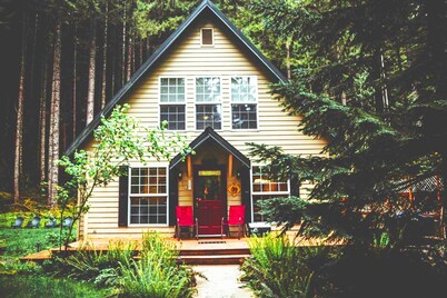 Elk Crossing Cozy Cabin At Crystal Mountain 3 Bedroom Home by RedAwning