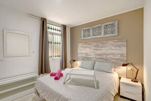 2 habitaciones, tabla de planchar con plancha y wifi gratis 