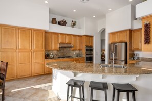 Maison, 3 chambres | Cuisine privée | Réfrigérateur, four, cafetière/bouilloire, grille-pain