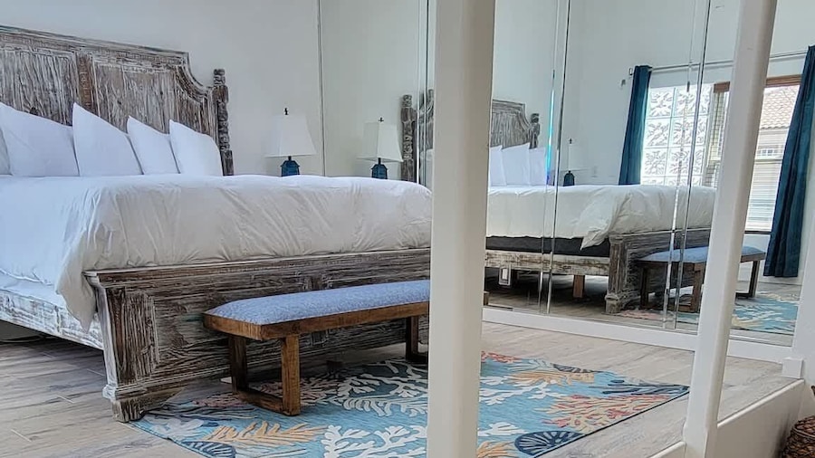 Bahama Mama House 4 Bedroom Home by RedAwning