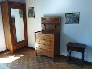 Interior - Apartment 'Suite in Villa Con Parco' with Private Terrace, Wi-Fi and Air Conditioning (Varese)