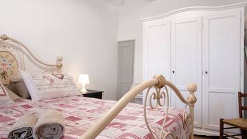 1 chambre, fer et planche Ă repasser, Wi-Fi gratuit, draps fournis