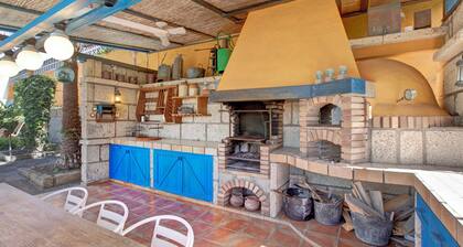 Vacation Home 'Casa Los Cipreses' with Sea View, Terraces and Wi-Fi