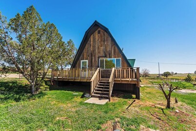 Lucky Duck - Cozy cabin on acreage | Pet friendly